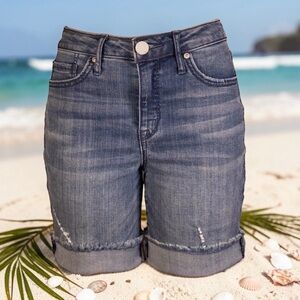 Seven7 denim Bermuda shorts Size 8 💕